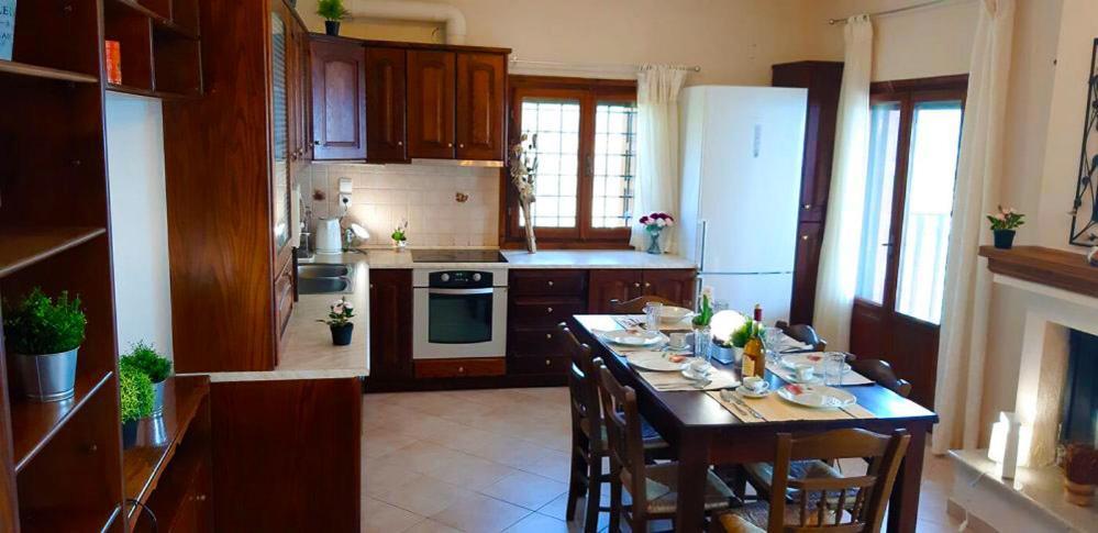 Villa Leonidas Greecefiloxenia Lefokastro Esterno foto