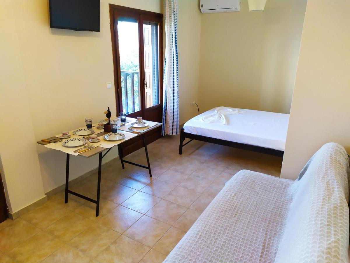 Villa Leonidas Greecefiloxenia Lefokastro Esterno foto