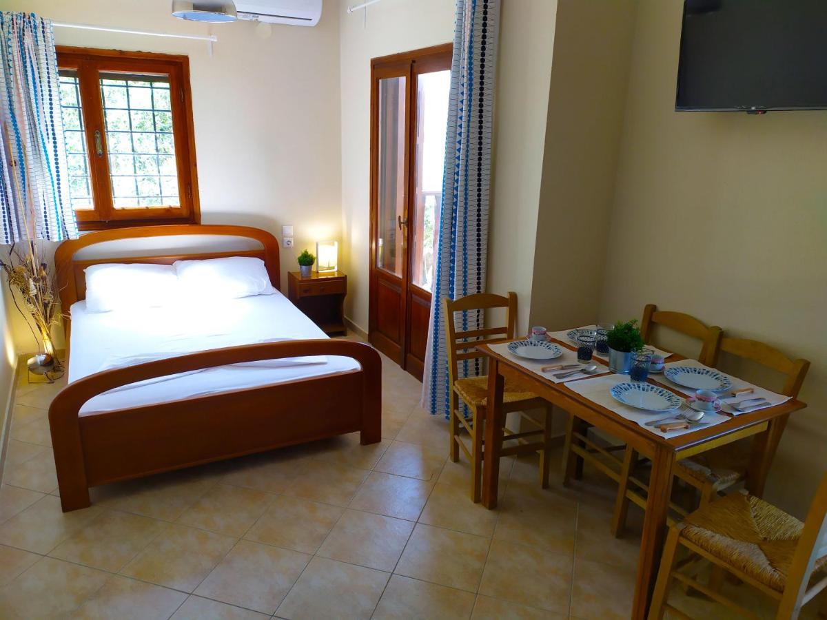 Villa Leonidas Greecefiloxenia Lefokastro Esterno foto