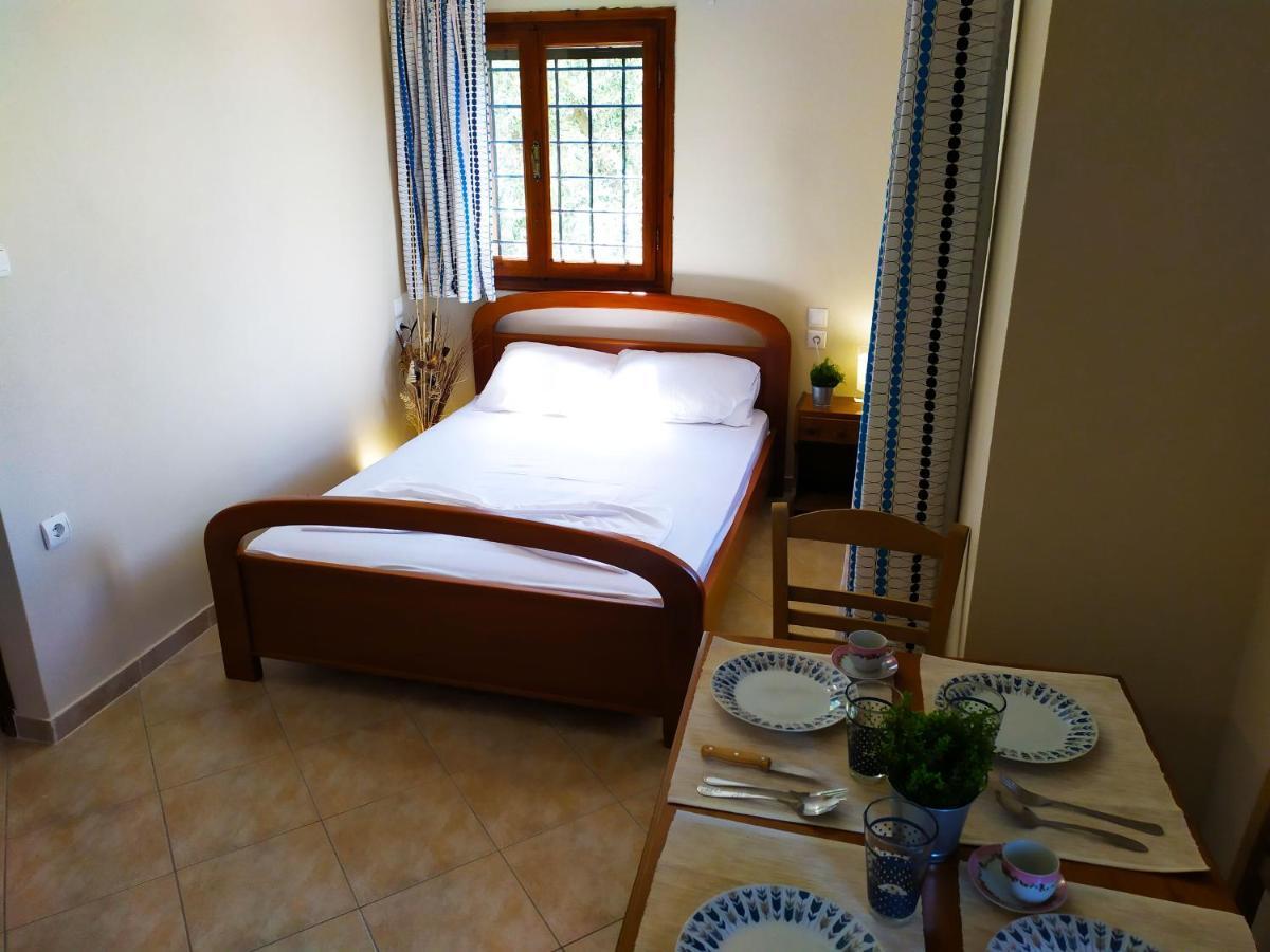 Villa Leonidas Greecefiloxenia Lefokastro Esterno foto