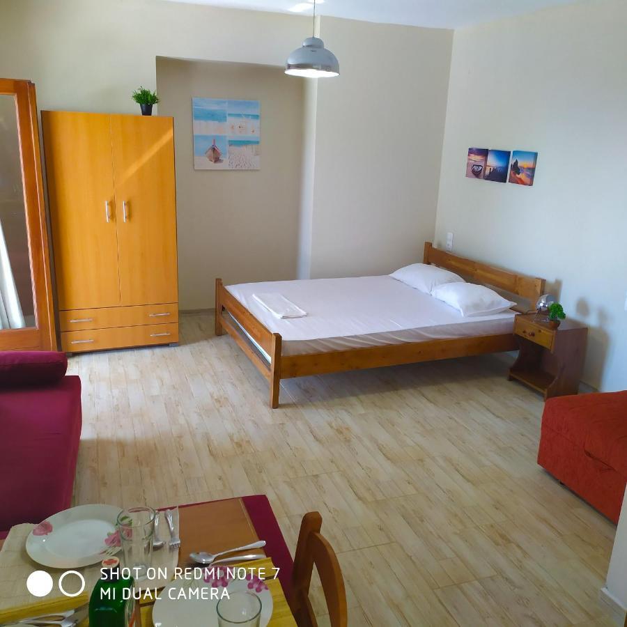 Villa Leonidas Greecefiloxenia Lefokastro Esterno foto