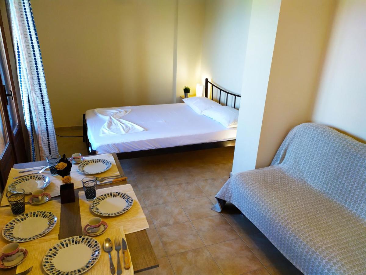 Villa Leonidas Greecefiloxenia Lefokastro Esterno foto