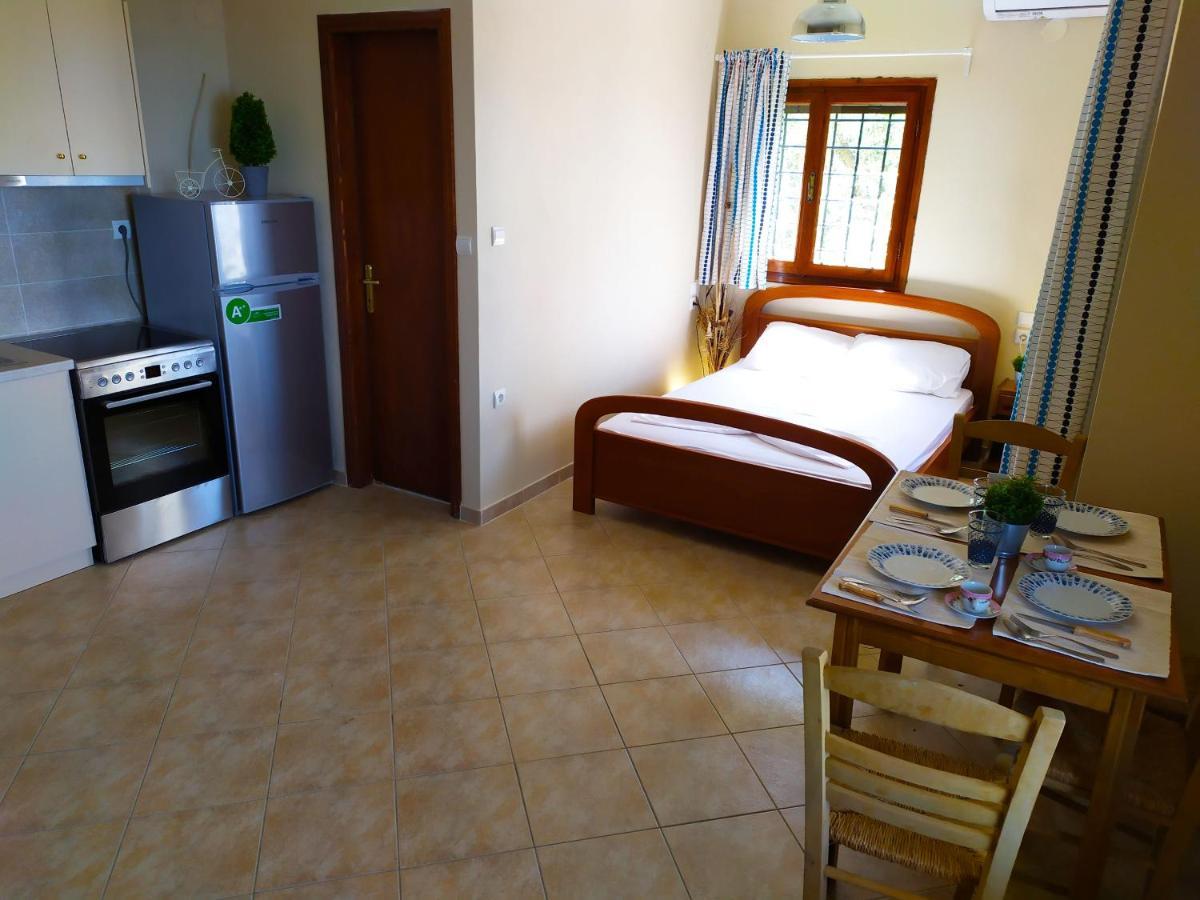 Villa Leonidas Greecefiloxenia Lefokastro Esterno foto