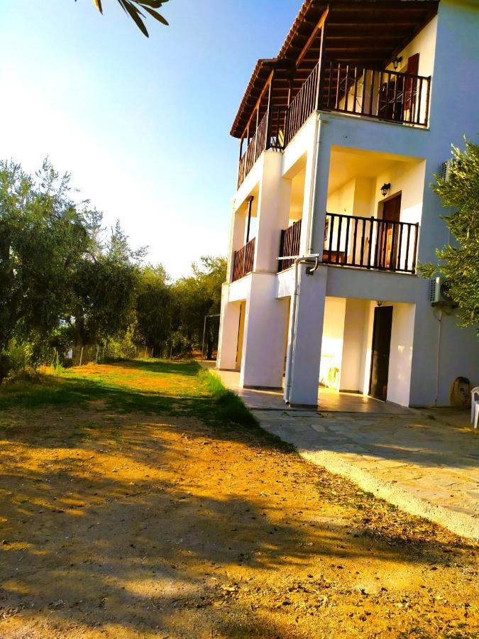 Villa Leonidas Greecefiloxenia Lefokastro Esterno foto
